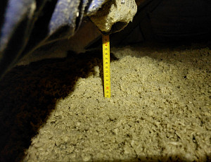 Zateplení stropu patrového rodinného domu pomocí foukané izolace